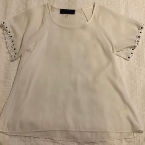 EUC Francesca’s blouse size small with flower detail on sleeve